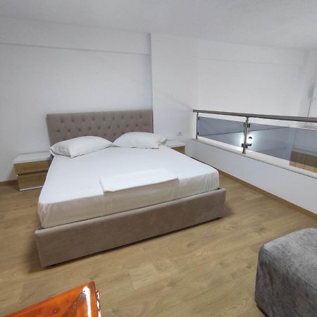 Rose Apartment ซารานเดอ ภายนอก รูปภาพ