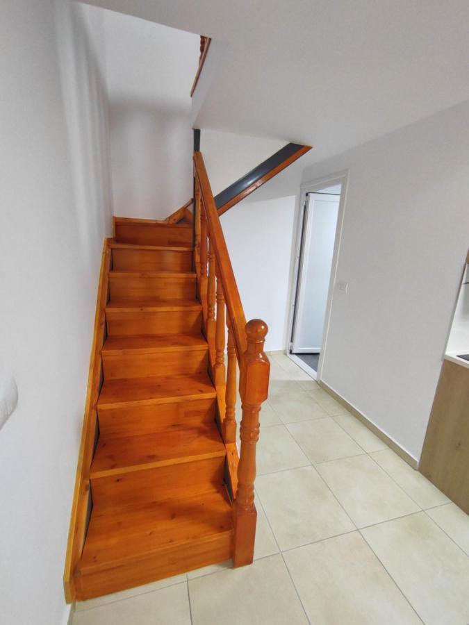 Rose Apartment ซารานเดอ ภายนอก รูปภาพ